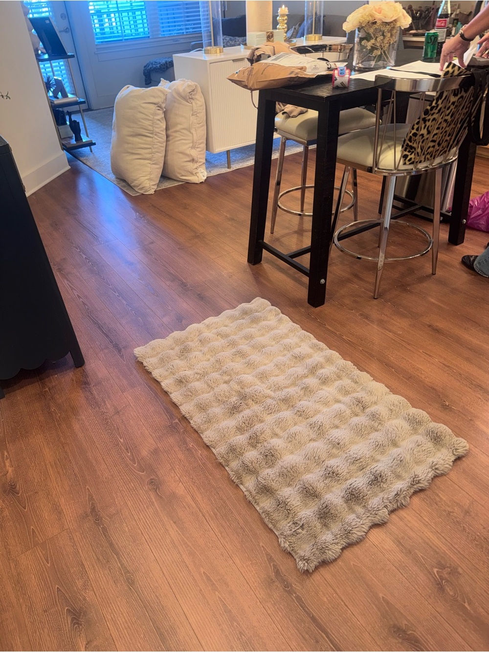 Better Homes And Gardens Plush Textured Bath Mat in Light Gray